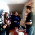 Arturo Martinez informando a los alumnos sobre el proyecto Mozilla